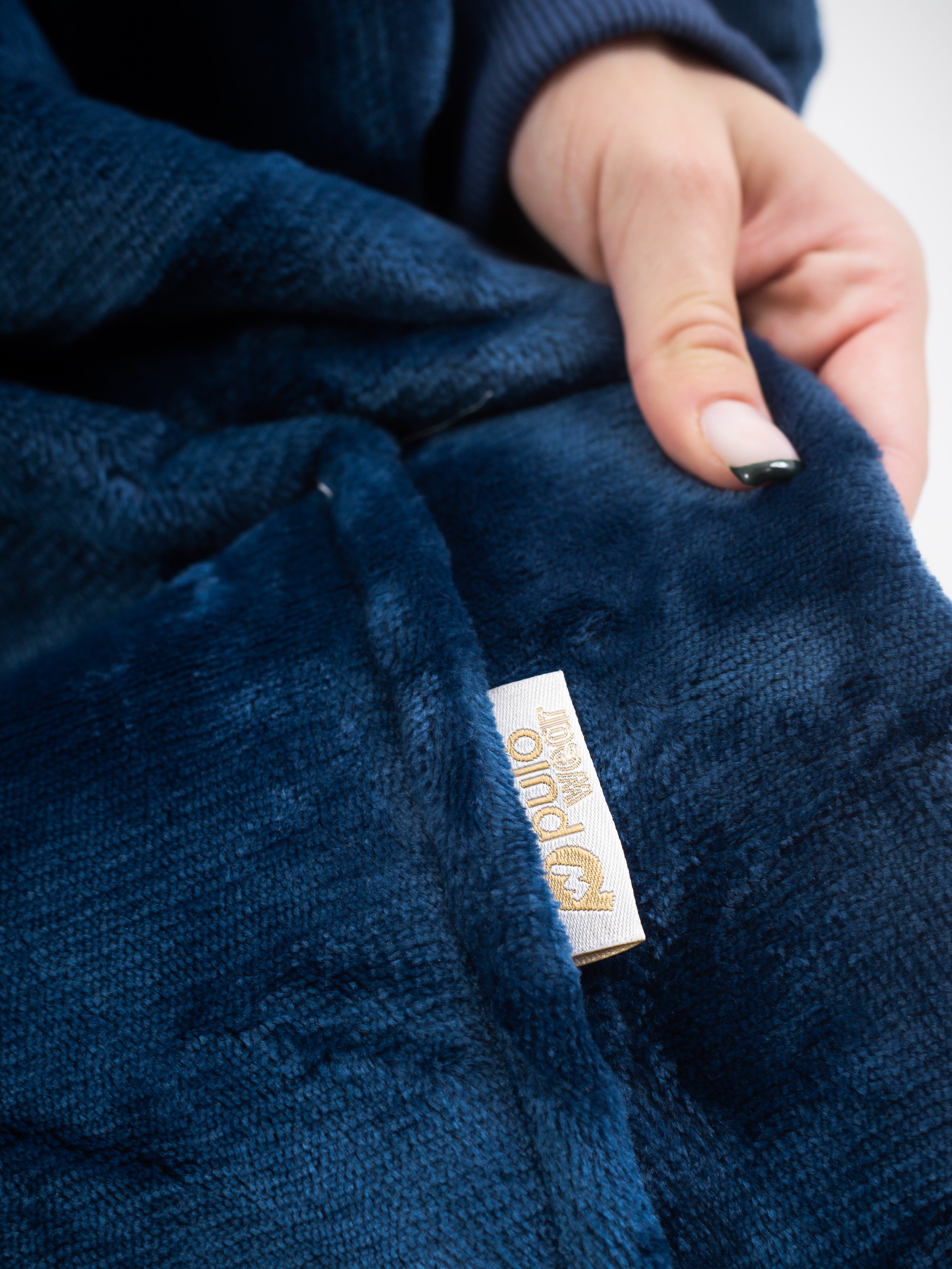 Snivo Navy Blue